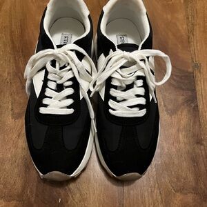 Steve Madden Women’s Black and white Sneakers